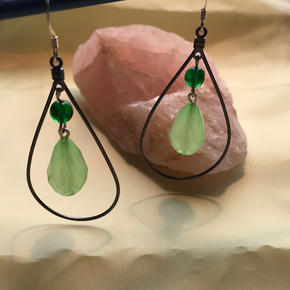 Loop earrings - Picture 2 of 2